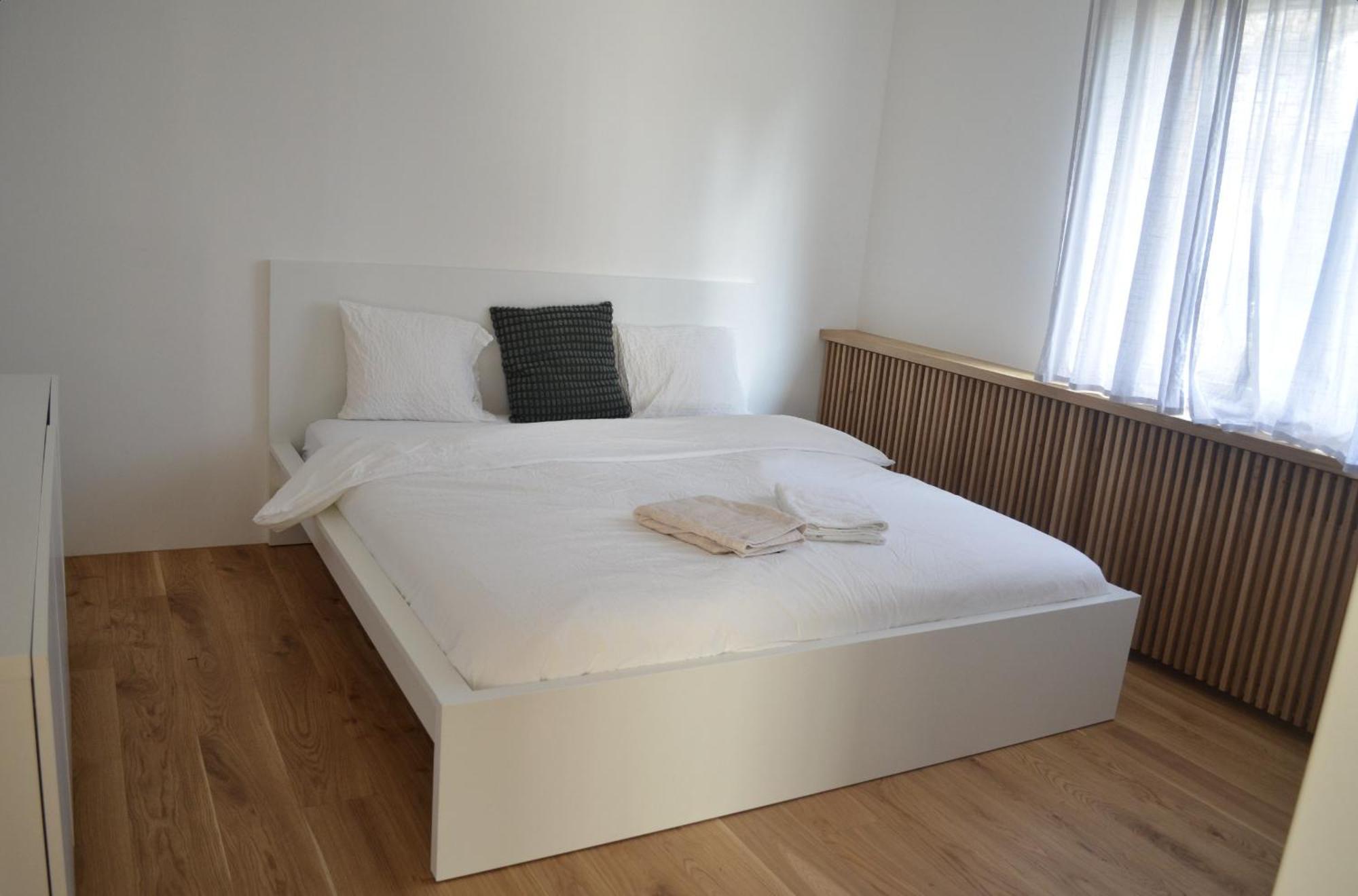 Homestay Vk - H - Zuerich Airport - Luxury - - Haldenstrasse - *