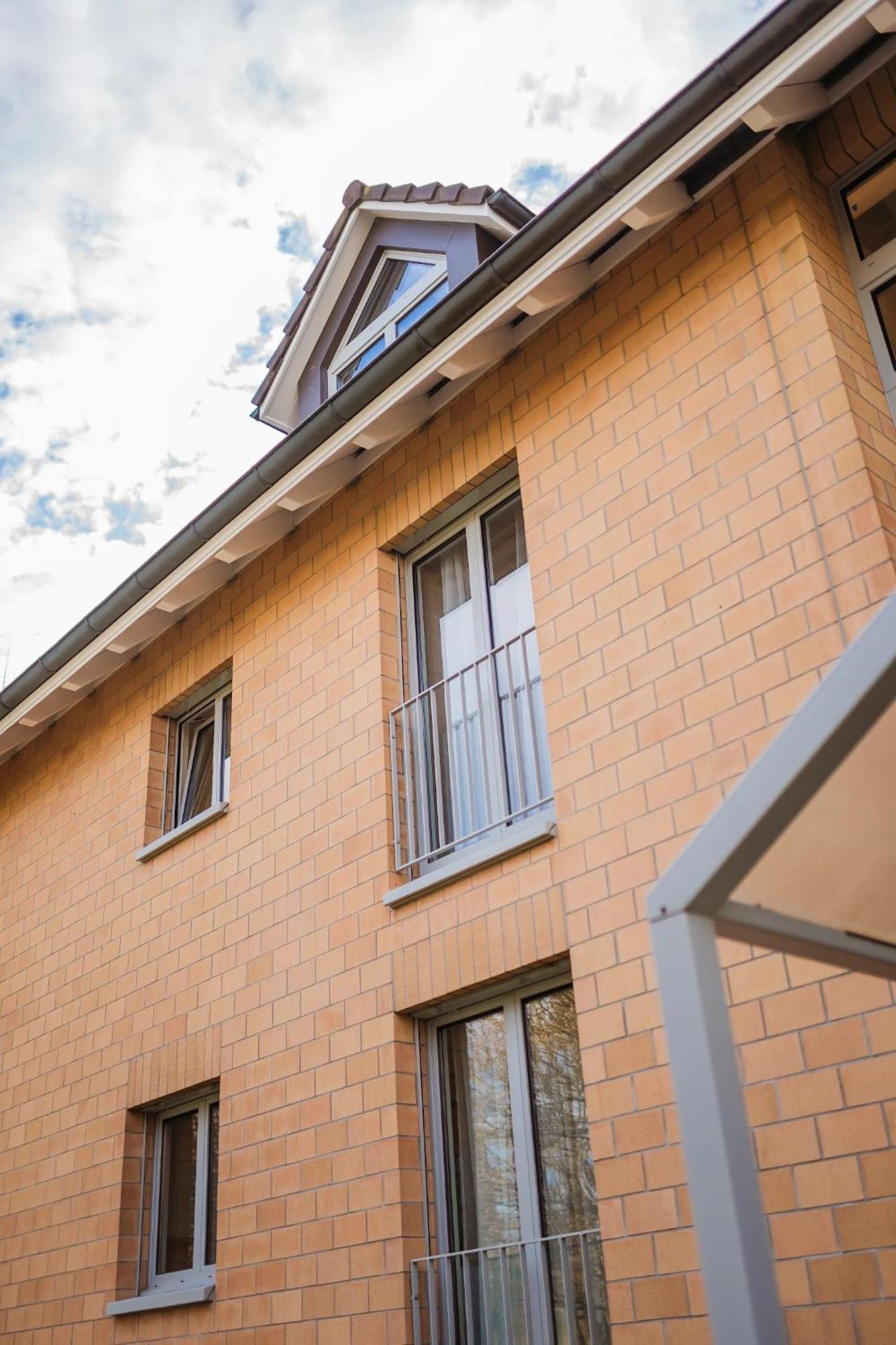 Vk - H - Zuerich Airport - Luxury - - Haldenstrasse - Homestay