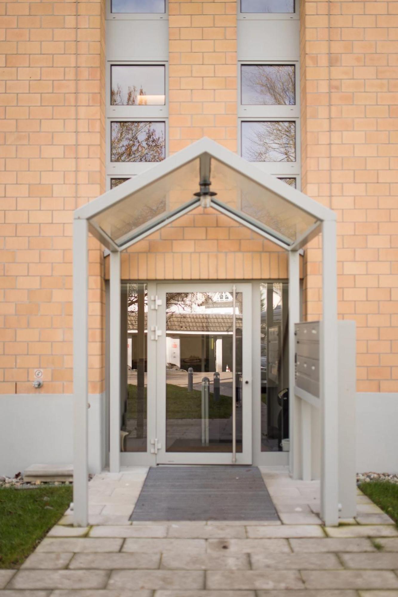 Homestay Vk - H - Zuerich Airport - Luxury - - Haldenstrasse - *