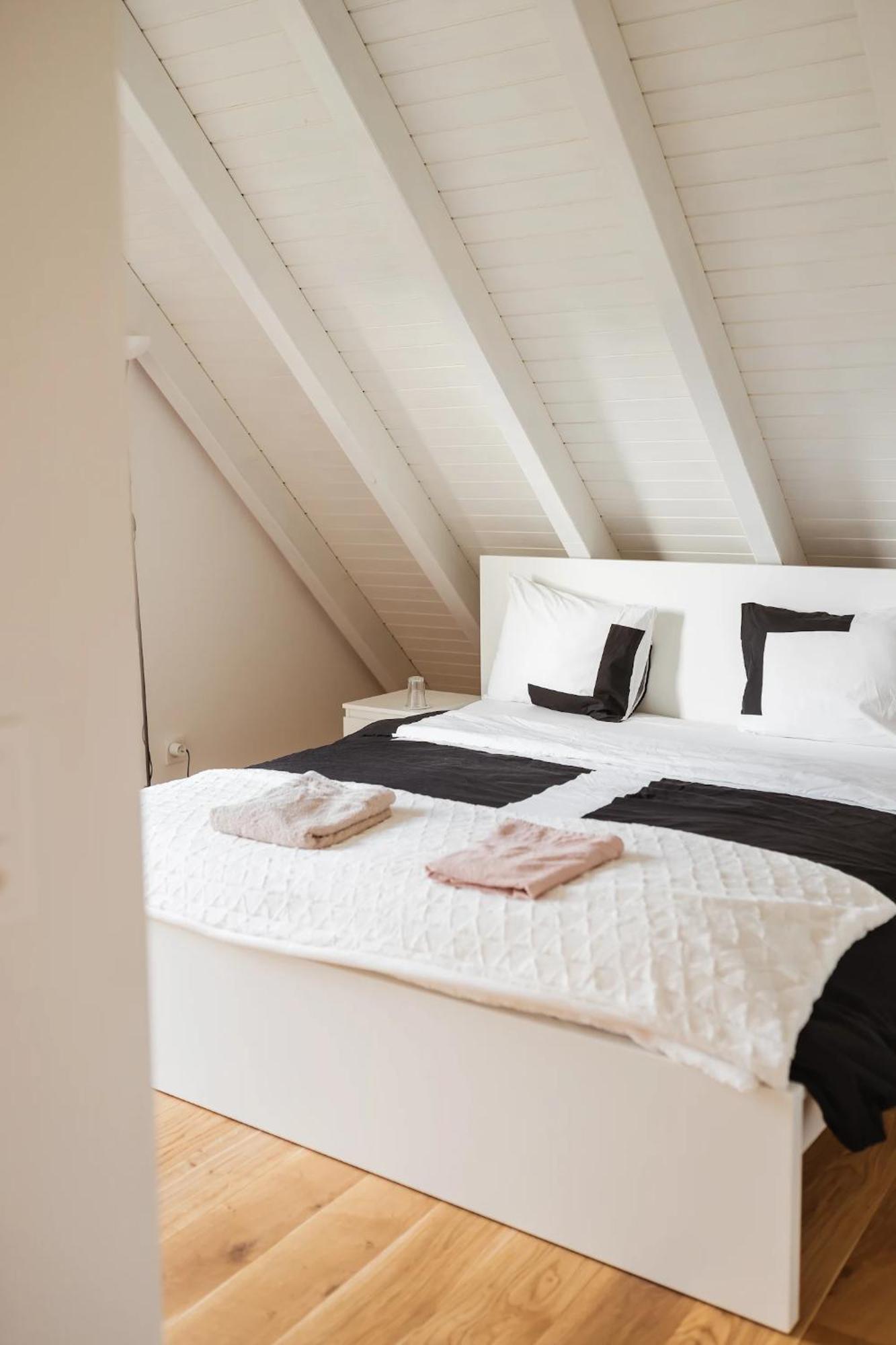 Vk - H - Zuerich Airport - Luxury - - Haldenstrasse - Homestay *